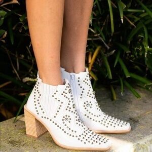 JEFFREY CAMPBELL
Show Pony Embellished Boot size 9 women